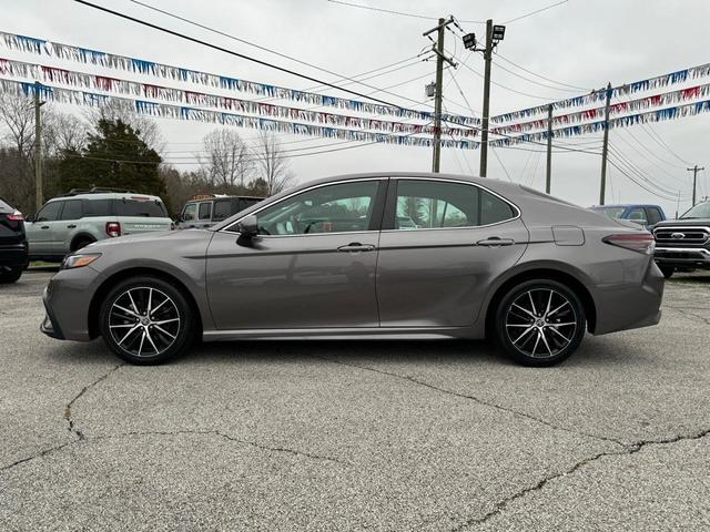 2022 toyota camry se