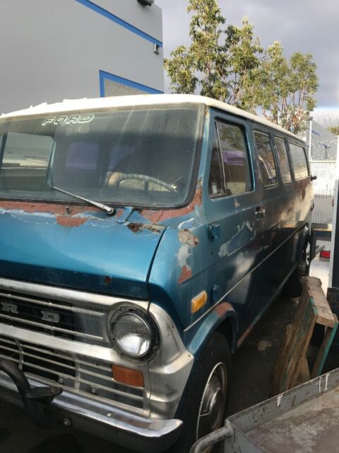 1974 ford 302 econoline 1-ton with front disc brakes