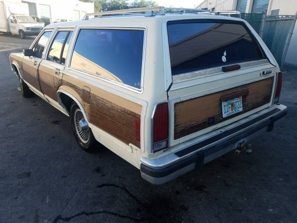 1989 ford crown victoria- country style