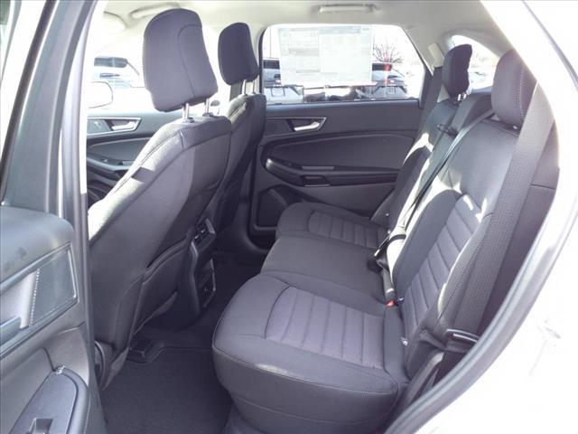 2024 ford edge se