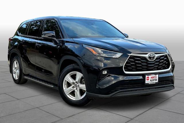 2022 toyota highlander le