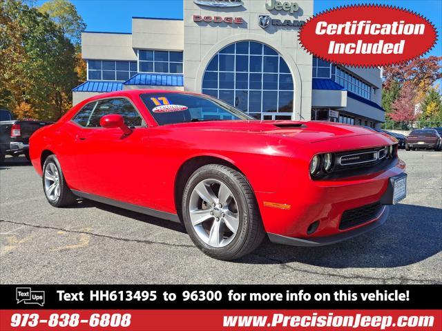 2017 dodge challenger sxt
