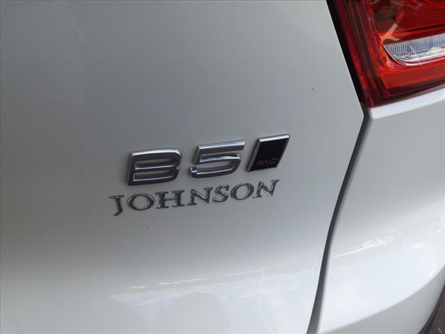 2024 volvo xc40 b5 core bright theme