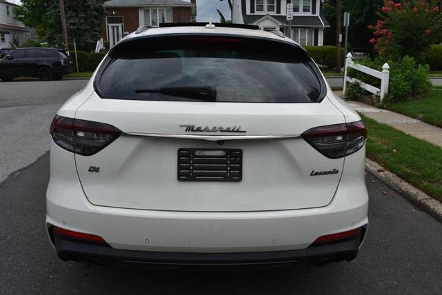 2021 maserati levante base