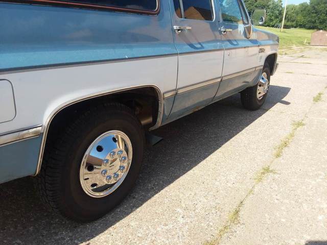 1986 gmc suburban 2500 chevrolet 454 auto 400 2wd