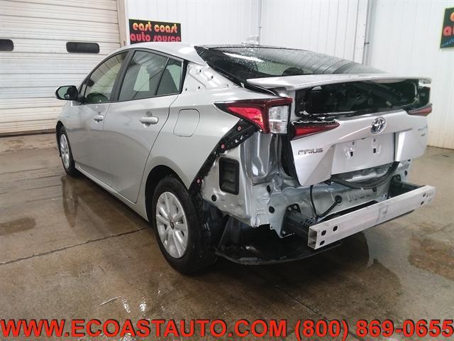 2022 toyota prius l