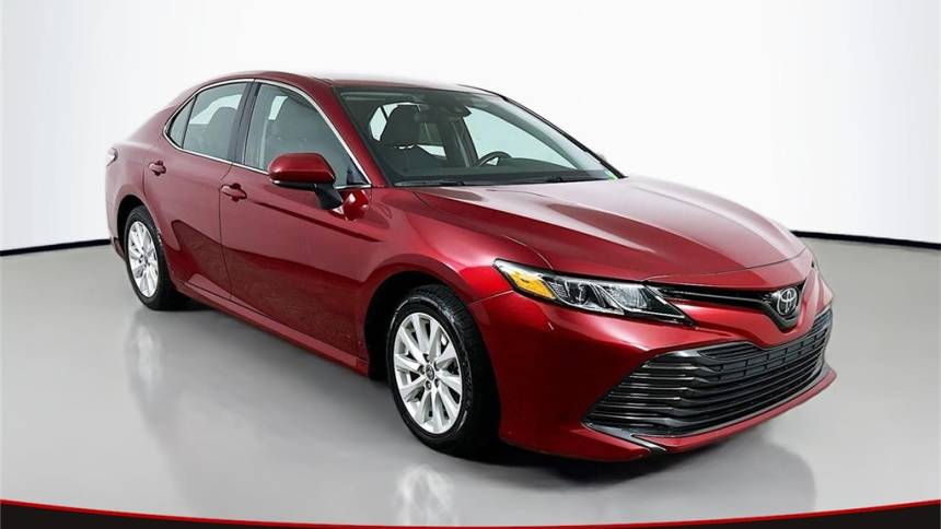 2020 toyota camry le