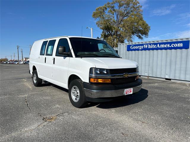 2022 chevrolet express 2500 rwd 2500 regular wheelbase wt