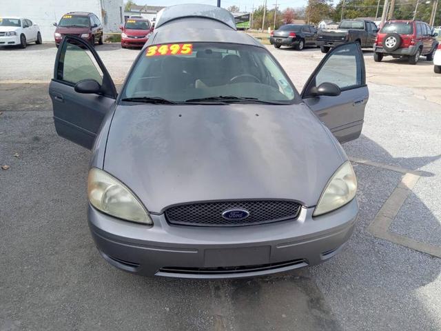 2006 ford taurus se