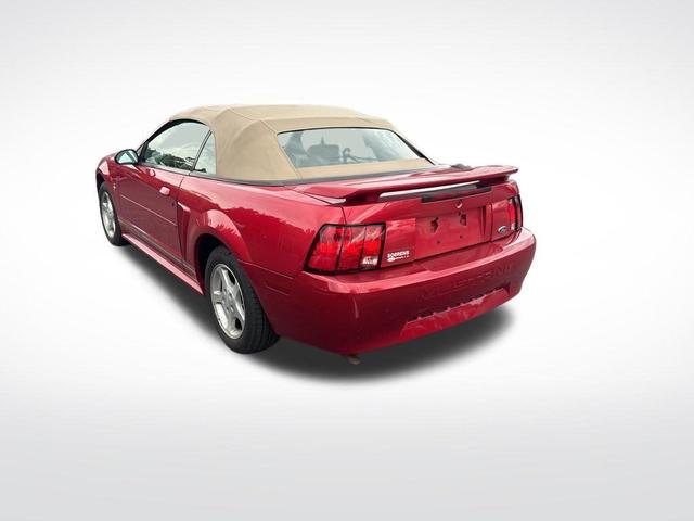 2001 ford mustang base