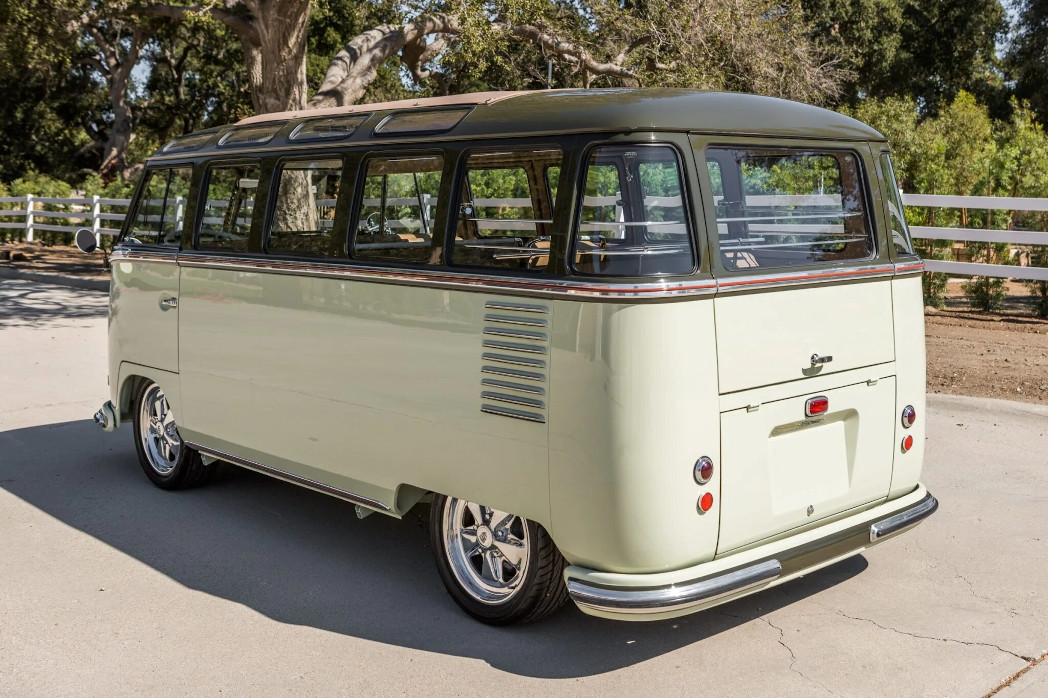 volkswagen type 2 deluxe