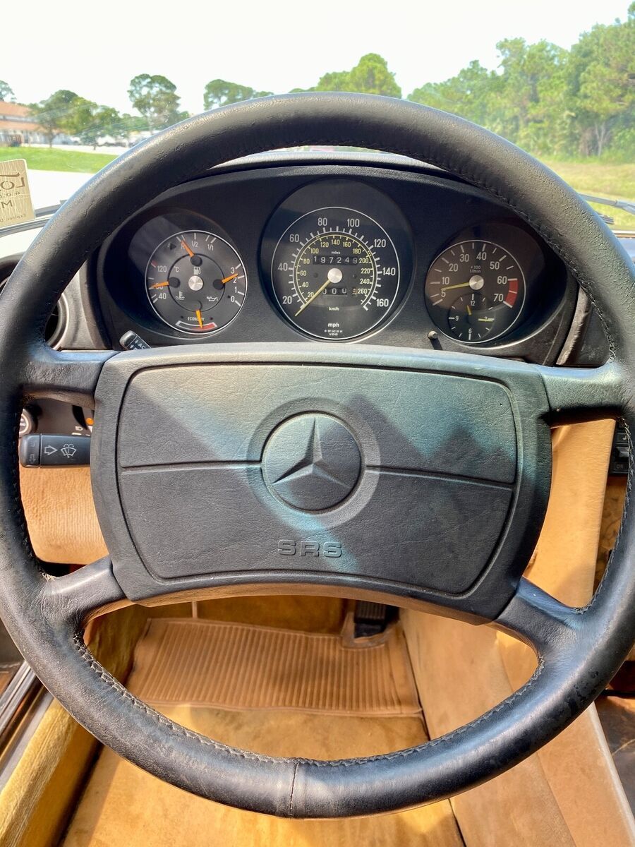 1986 mercedes-benz sl 560 - r107 series. 5.6l, v8, 230hp