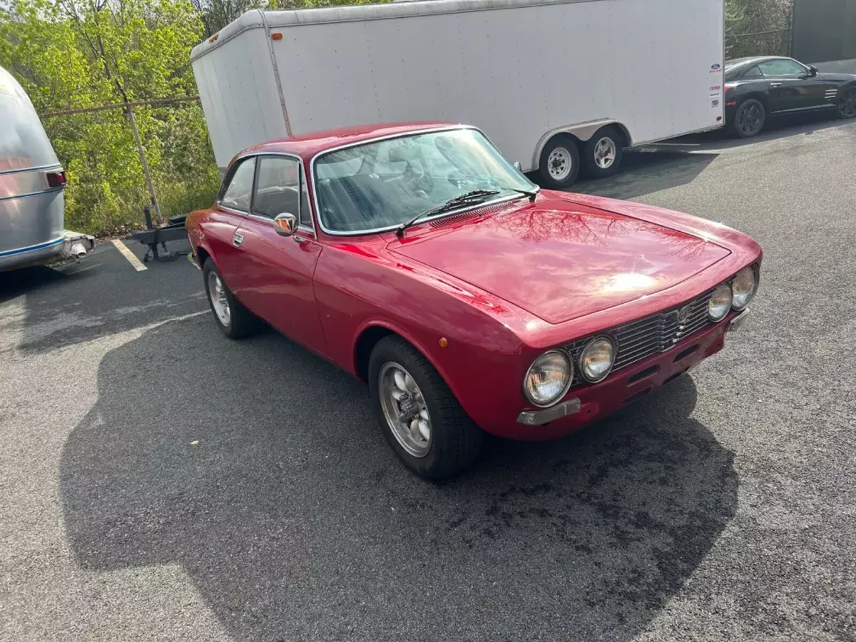 1975 alfa romeo gtv/junior 105 2.0l engine 5 speed transmission great driver