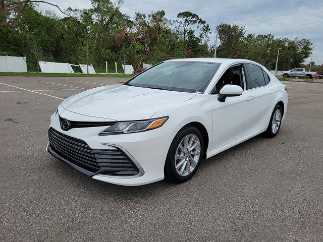 2021 toyota camry le