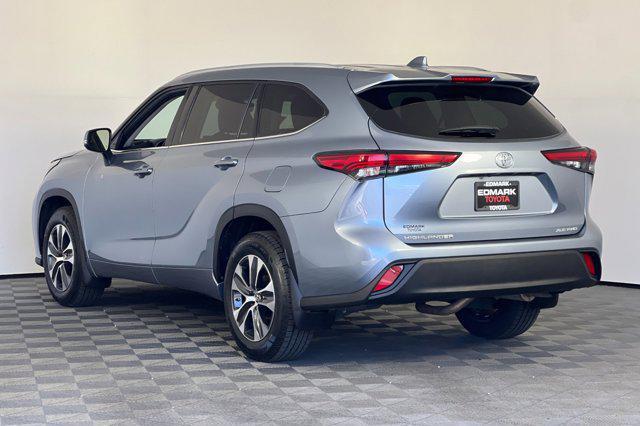2022 toyota highlander xle