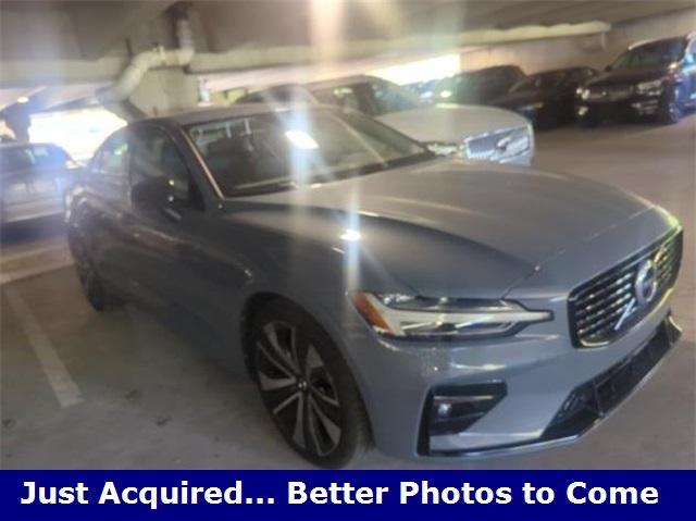 2022 volvo s60 b5 momentum