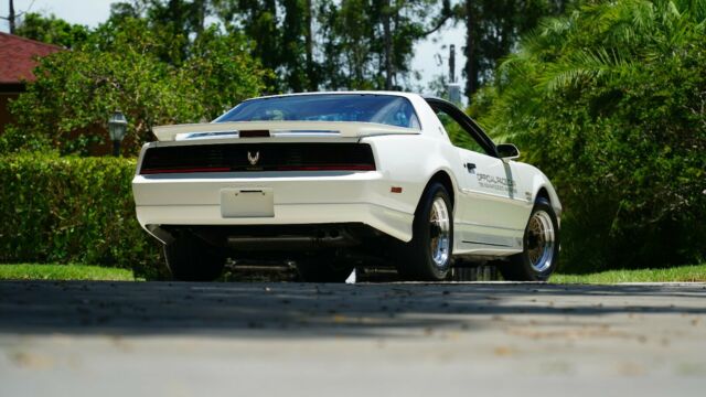 only 3800 miles all paperwork from new all options ws6 pizza box and mint