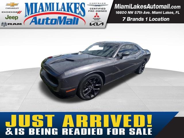 2022 dodge challenger sxt