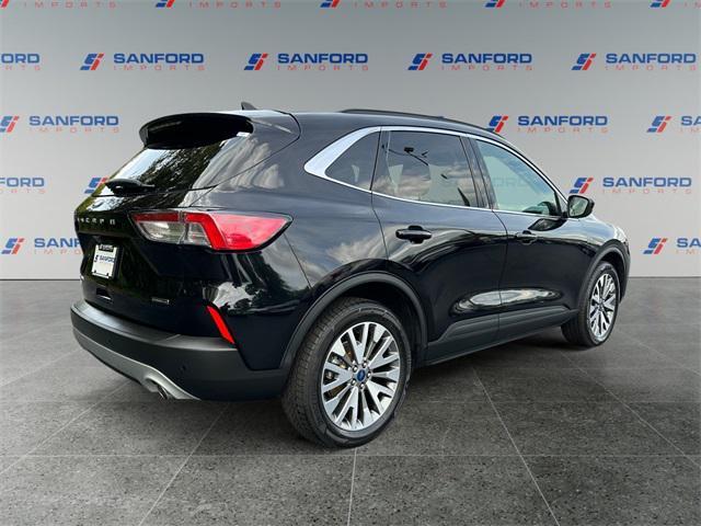 2022 ford escape titanium