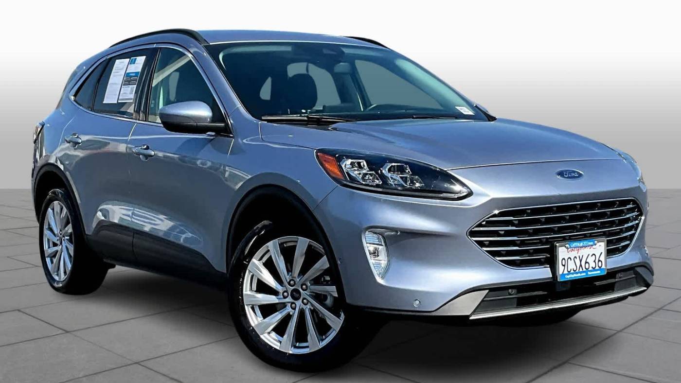 2022 ford escape titanium