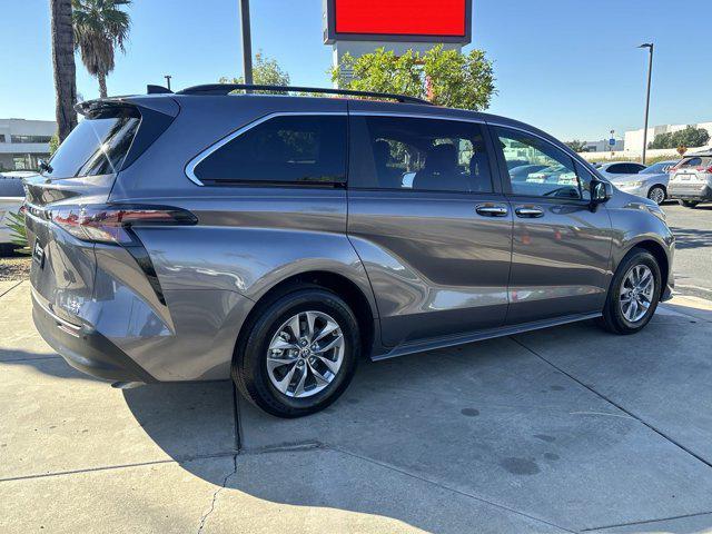 2023 toyota sienna xle 8 passenger