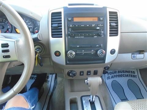 2012 nissan frontier sv