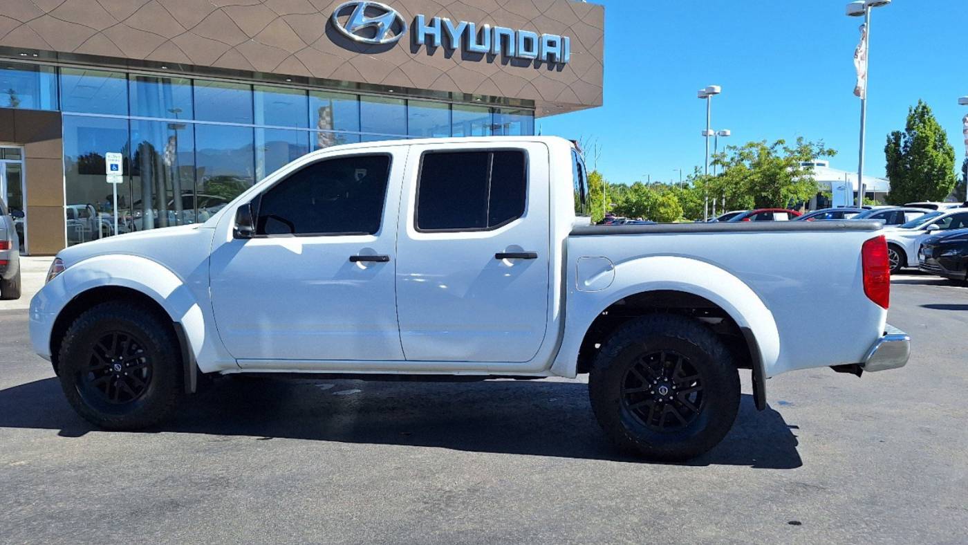 2017 nissan frontier sv