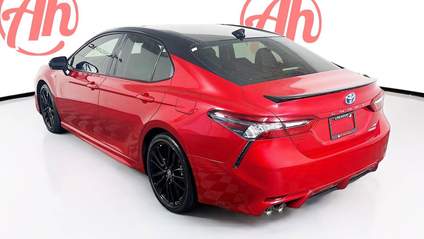 2021 toyota camry hybrid xse