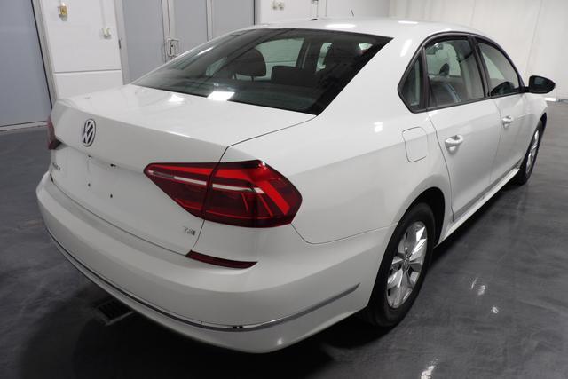 2018 volkswagen passat 2.0t s