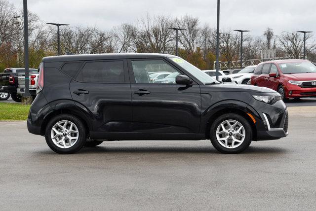 2023 kia soul lx
