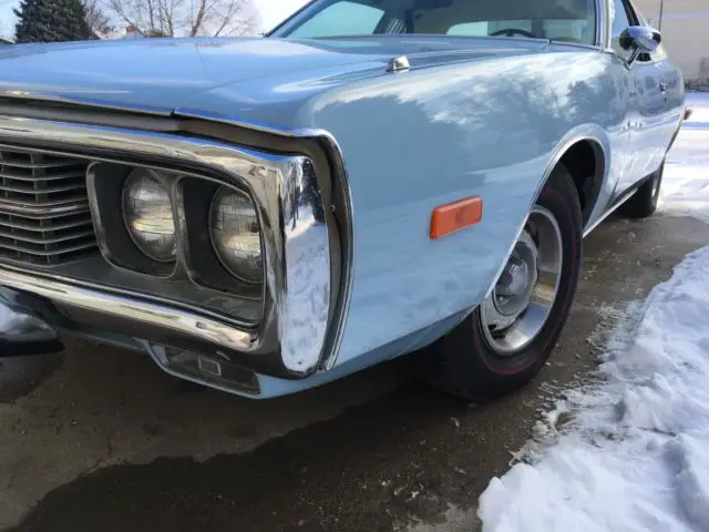 1973 dodge charger se brougham. 318 auto. bucket seats. mopar