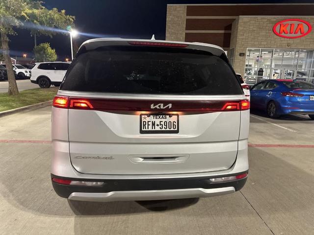 2022 kia carnival lx