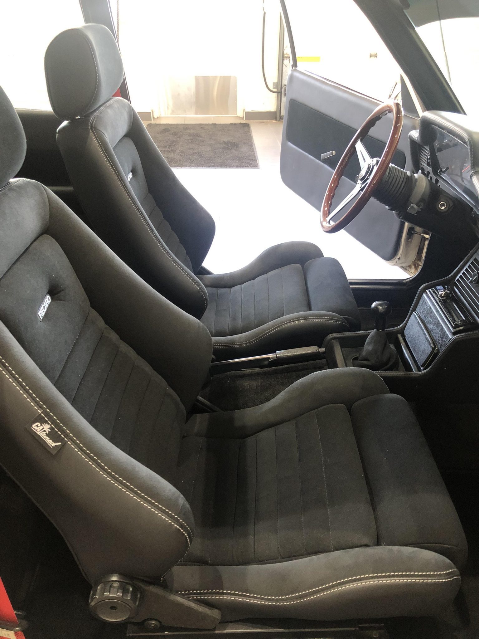 1982 bmw 320i 5-speed