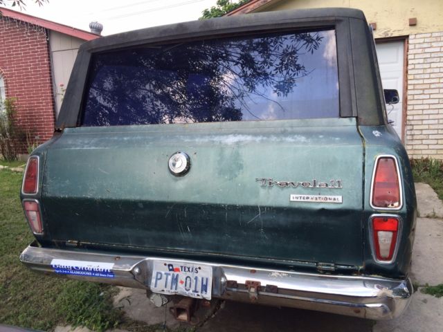 1970 international travelall 1100d