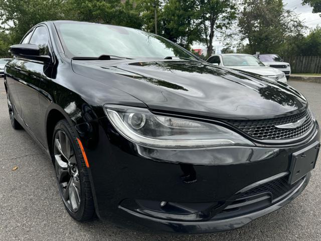2015 chrysler 200 s
