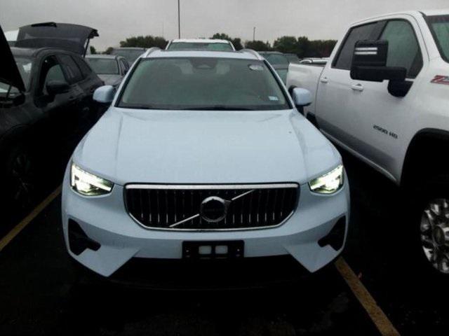 2024 volvo xc40 b5 plus bright theme