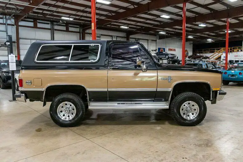 1988 chevrolet blazer k5 silverado 85573 miles light mesa brown/black suv v8 4-s