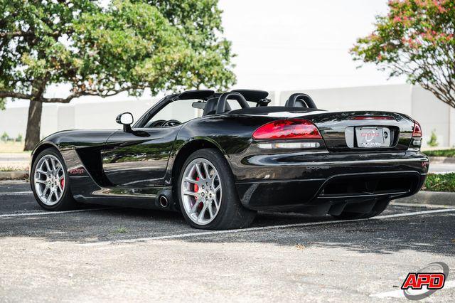 2004 dodge viper srt10