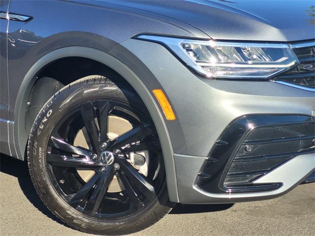 2024 volkswagen tiguan 2.0t se r-line black