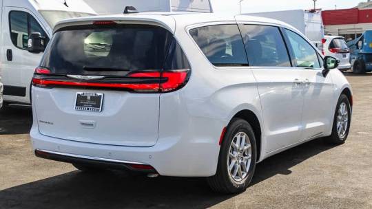 2024 Chrysler Pacifica