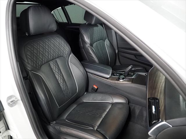 2022 bmw 530e base