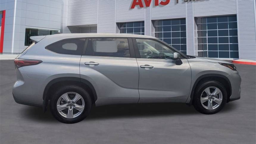 2023 toyota highlander le