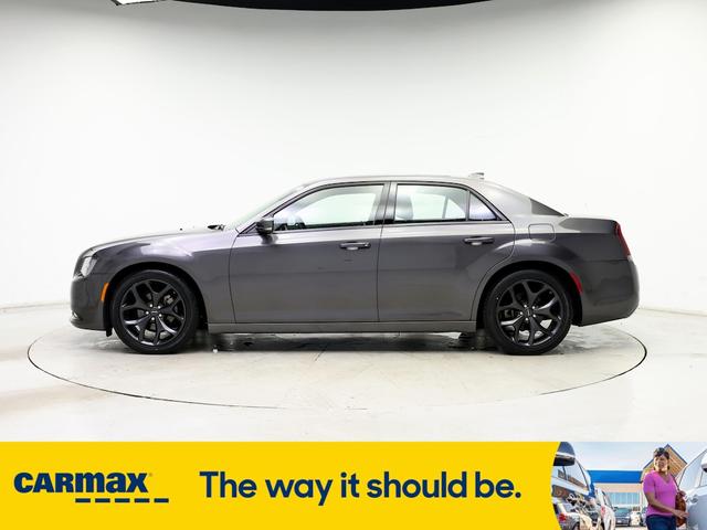 2022 chrysler 300 s