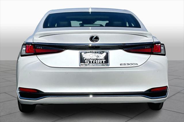 2025 lexus es 300h luxury