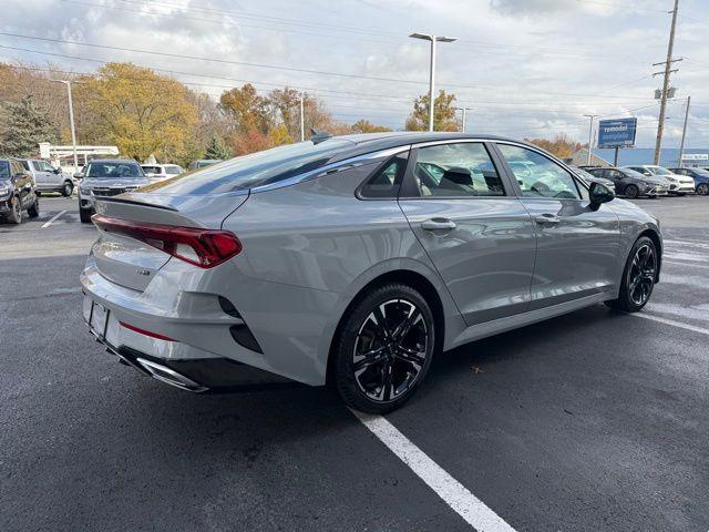 2022 kia k5 gt-line