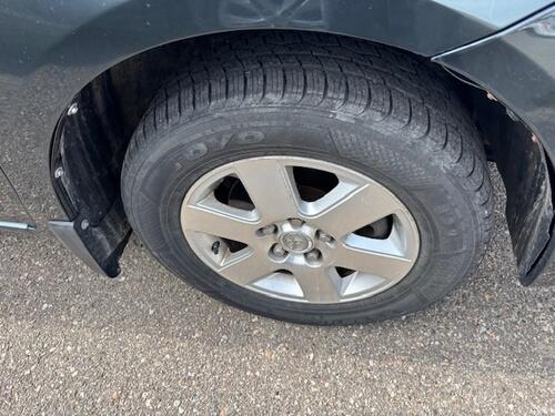 2004 toyota sienna xle fwd minivan with 251,669 miles in aspen green pearl color