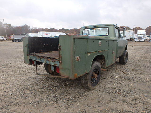 1975 international truck d200 d-200 4x4 with tool body-rare find