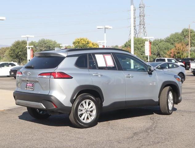 2023 toyota corolla cross le