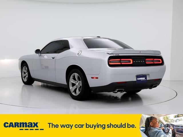 2020 dodge challenger sxt