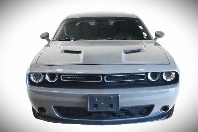 2018 dodge challenger sxt
